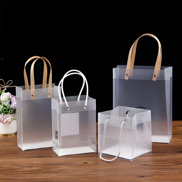 Customized PP Portable Frosted Bag with Plastic Handle Transparent PP Handbag for Gift Shopping