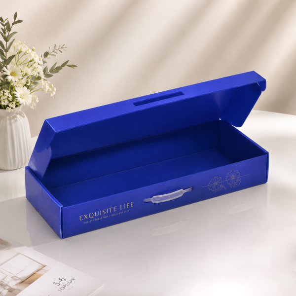 ChatGPT Image 2026年7月1日 08_48_42 Premium PP Corrugated Plastic Gift Packaging Box, Custom Printed Reusable Coroplast Box with Handle for Luxury Presents